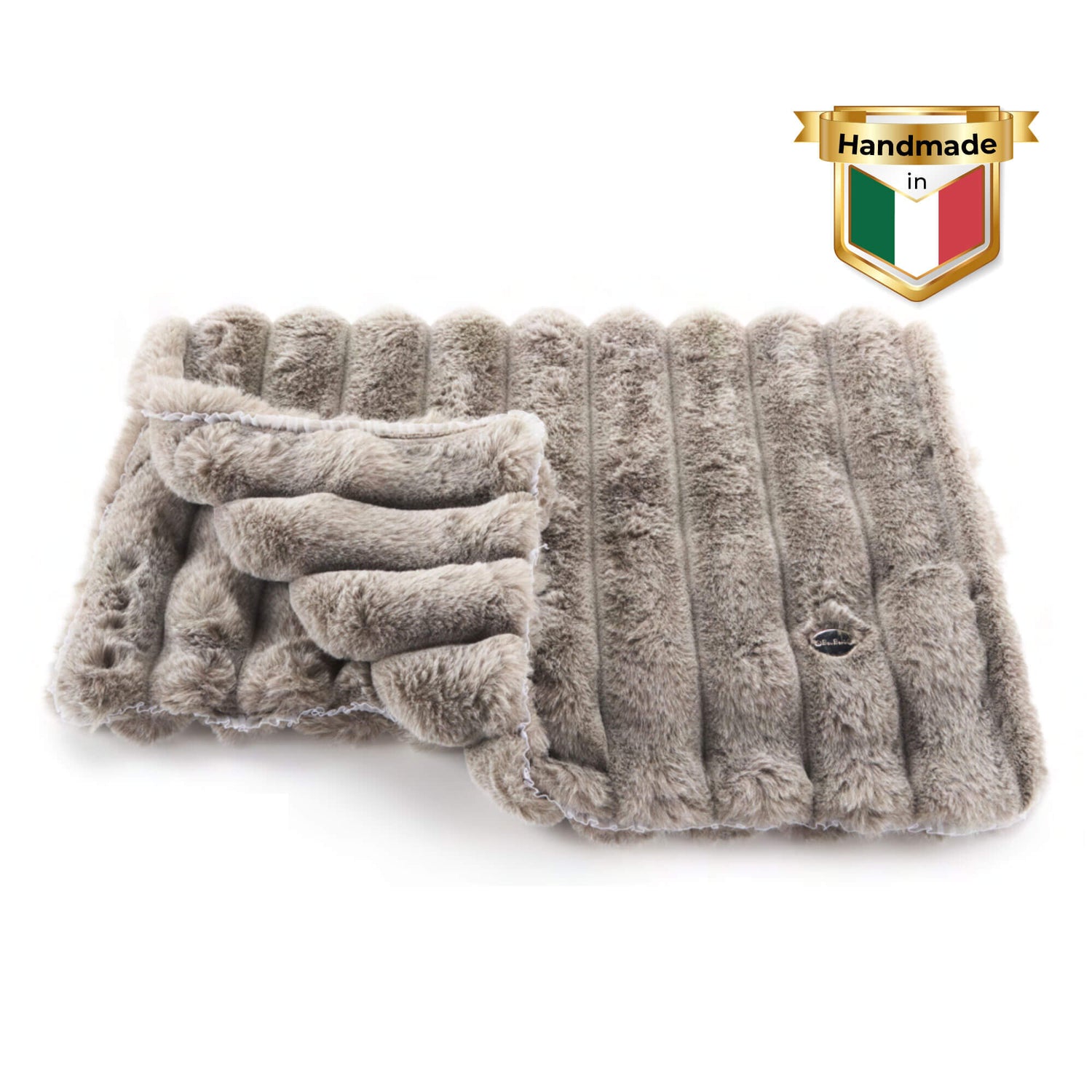 Blanket Pandora Hundedecke in Grau – flauschige Hundedecke aus 100 % recyceltem Premium-Stoff, weich, langlebig und vielseitig einsetzbar, ideal für Zuhause oder unterwegs.